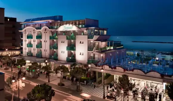 Offerta settimane speciali ad agosto! Wellness e relax all'hotel Lungomare