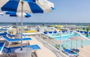 1 persona soggiorna gratis: solo per le prime 5 camere!