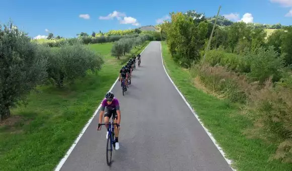 Novecolli: pettorale + hotel