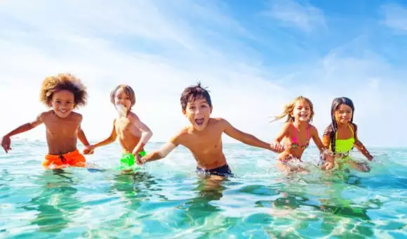 OFFERTA INIZIO AGOSTO DAL 02\08 AL 09\08 a Cesenatico in hotel fronte mare con piscina e BIMBO GRATIS