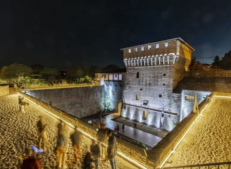 la Rocca al chiaro di Luna